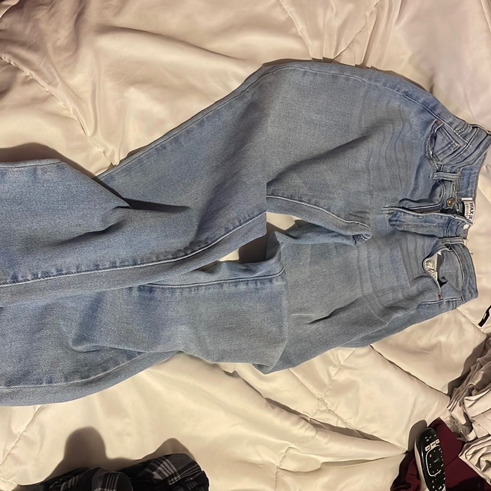 “Mom” jeans